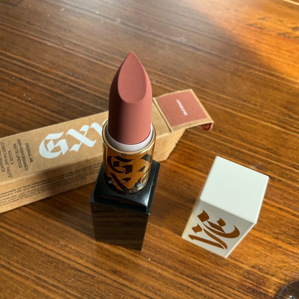 Brand new in box. Never used. Color Loveable Me